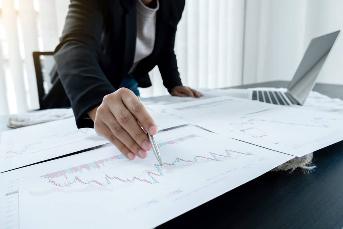 How Do You Know if It's a Seller's or Buyer's Market? Business